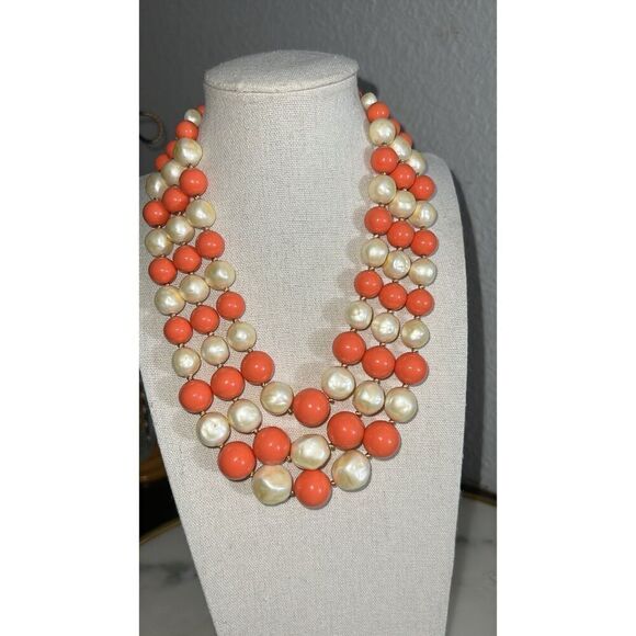 Vintage beaded Necklace peach cream gold tone 3 strand choker EUC - Picture 1 of 4